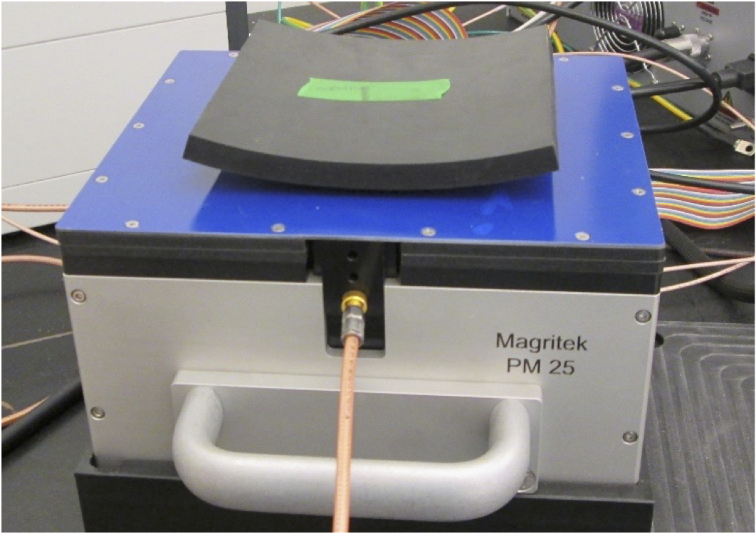 Rubber sample on an NMR-MOUSE